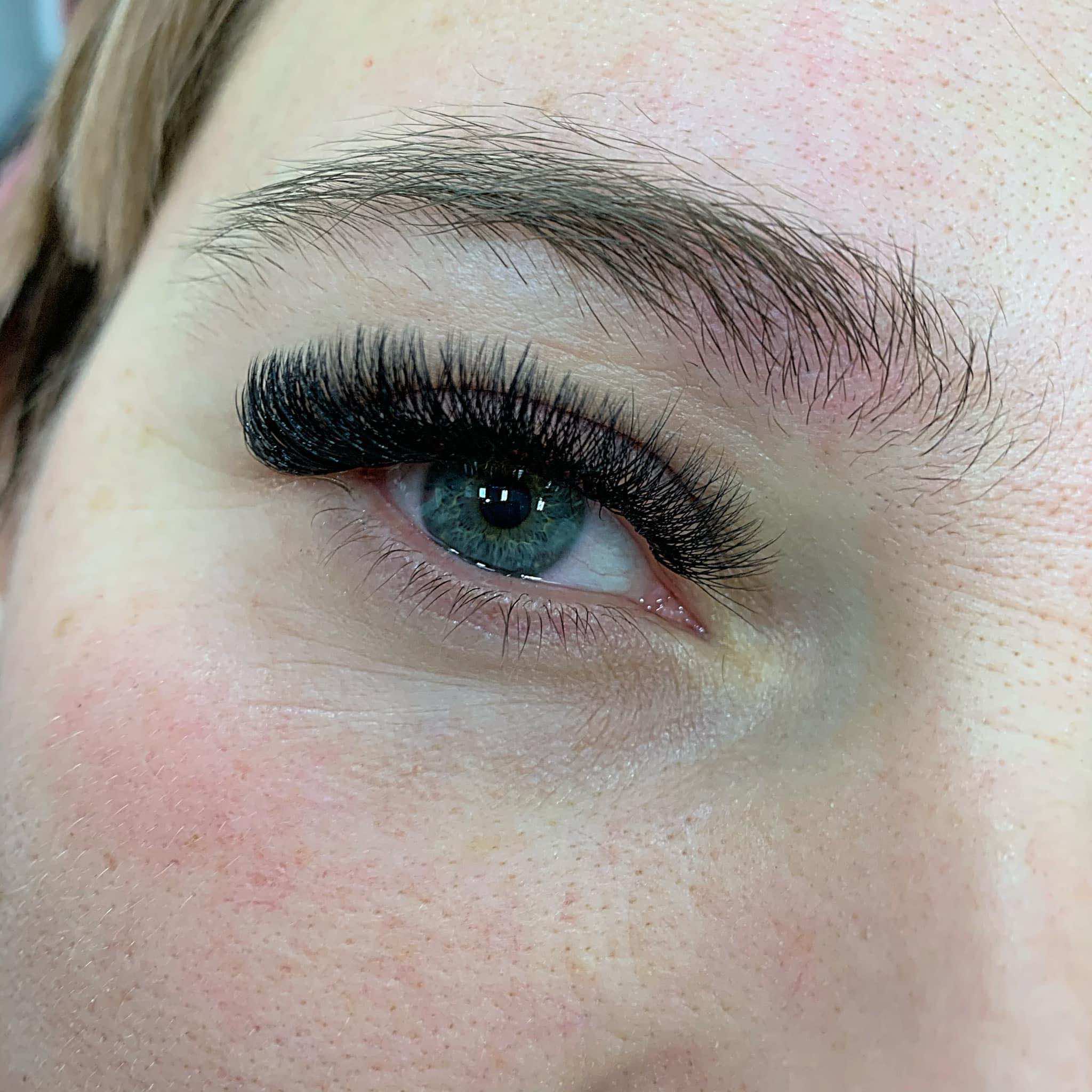 Przedłużanie rzęs SUPER NAILS & LASHES
